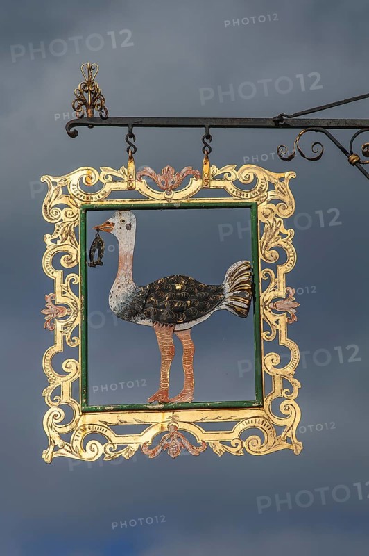 Inn sign of the former 'Strauss' restaurant