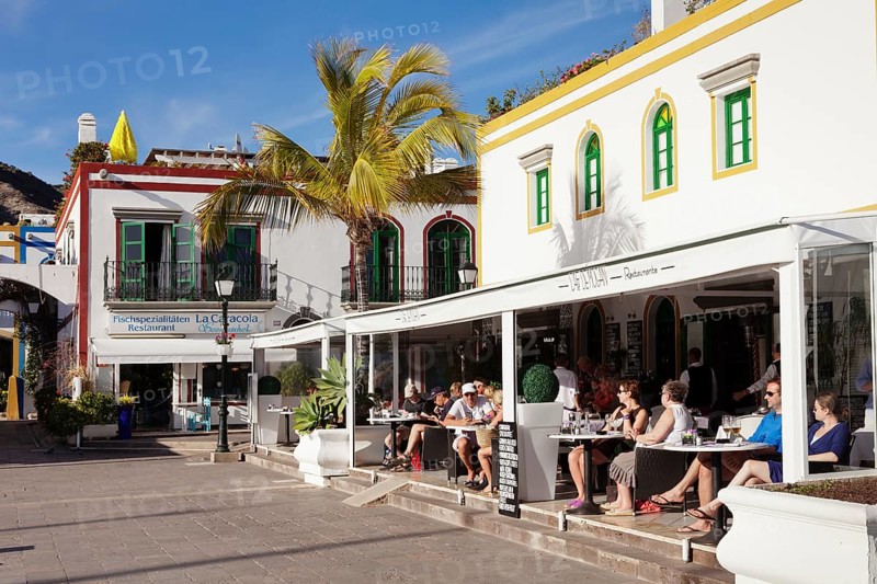 Restaurants and waterfront on the harbor
