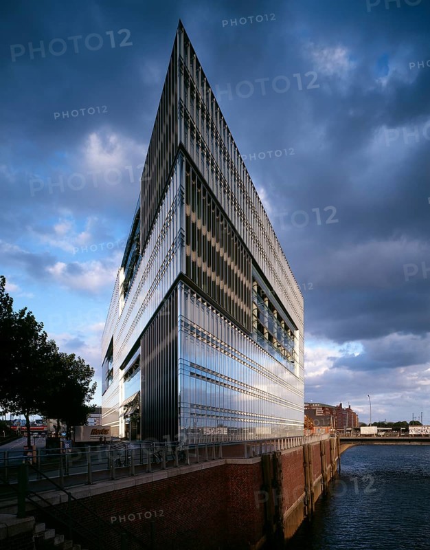 Deichtor-Center office building