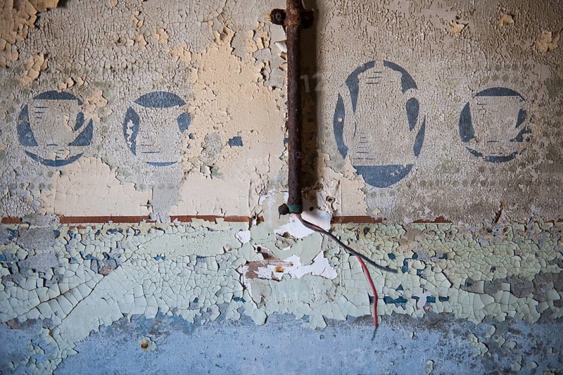Wall decoration in a kitchen in a former diamond miners' town