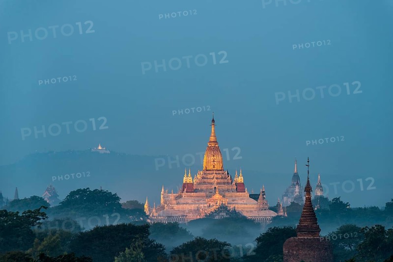 Ananda Temple in the morning fog