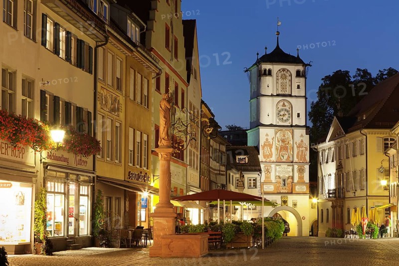 Pedestrian zone with Ravensburg Gate and Adlerbrunnen fountain