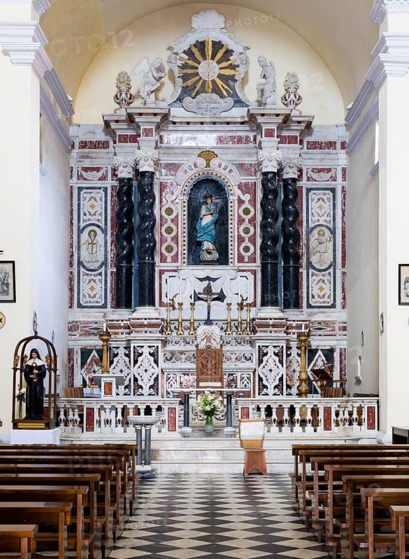 Main altar with marble inlays