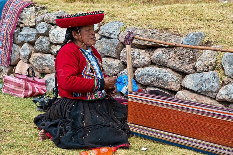 Elderly woman wearing a hat