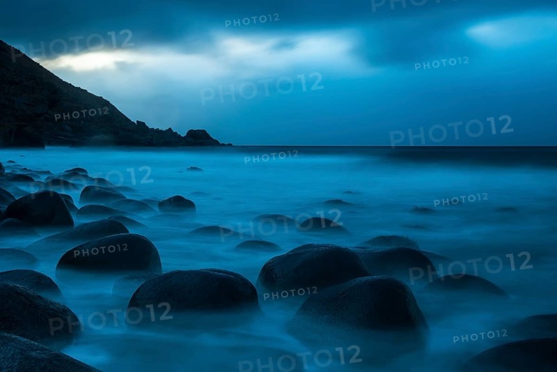 Round stones on the beach of Utakleiv