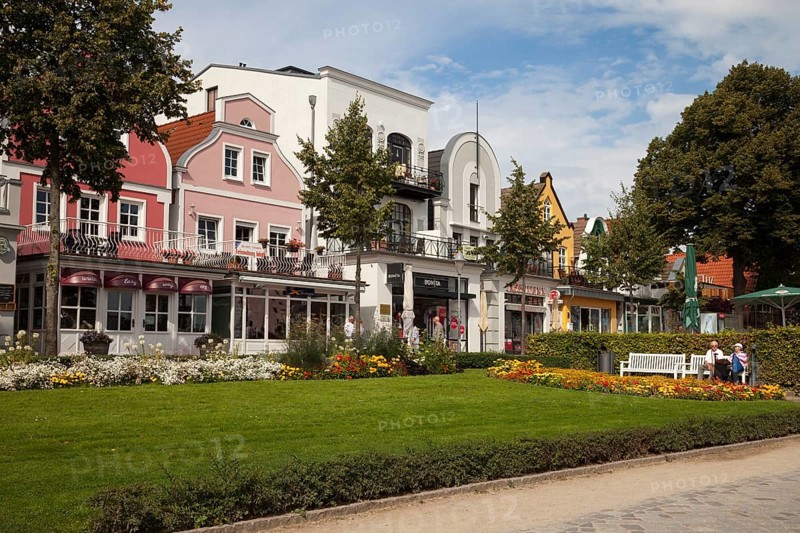Promenade on the bank of the Warnow River