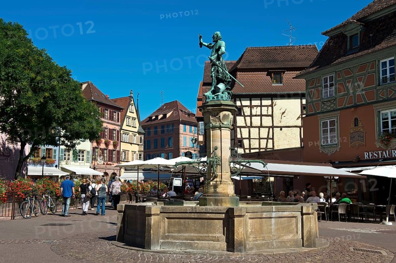 Fontaine Schwendi fountain on Koifhus Square