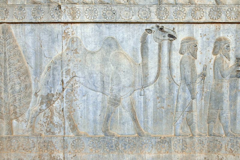 Delegation bas-relief