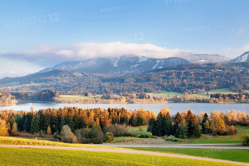 Lake Gruntensee in autumn