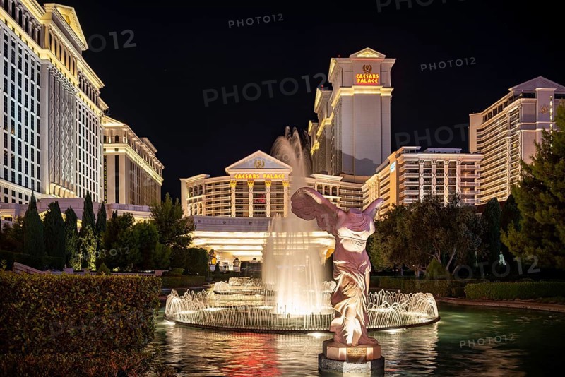 Fountain and Roman statue in front of Hotel and Casino Caesars Palace