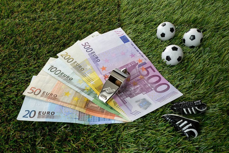 Euro bills