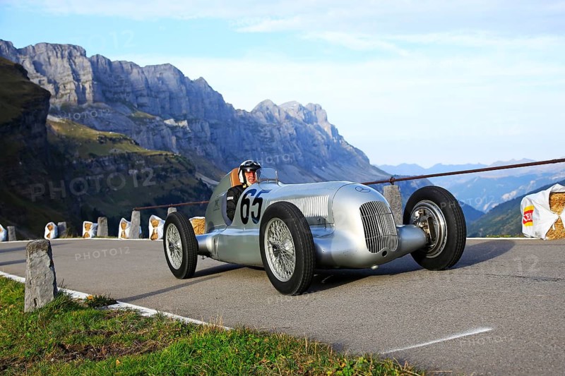Mountain race for vintage racing cars