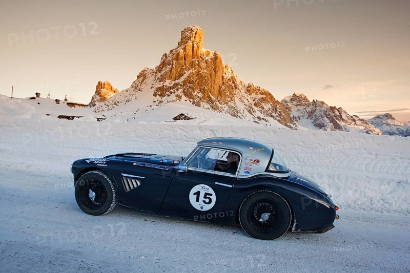 Vintage car rally