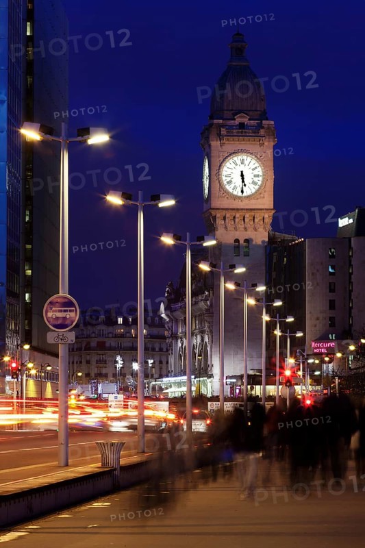 Rush hour traffic at Gare de Lyon railway station