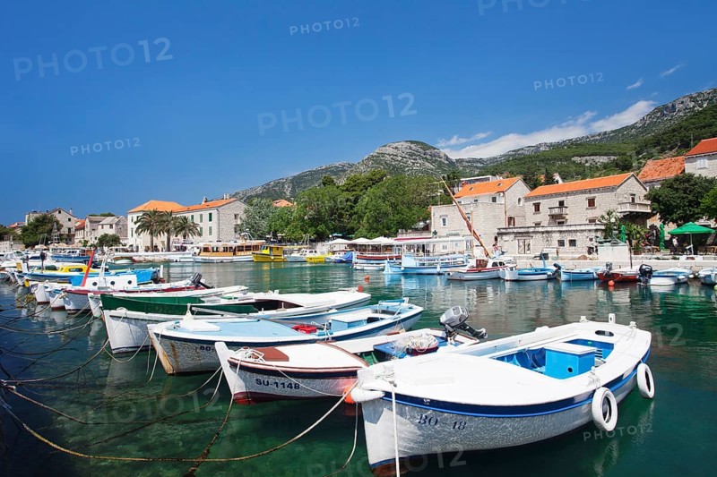 Boats in the harbour of Bol