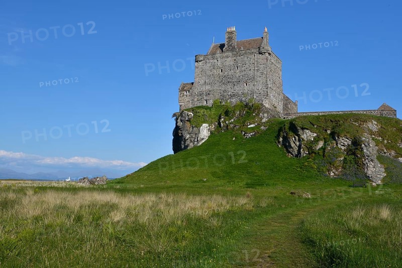 Duart Castle or Caisteal Dhubhairt