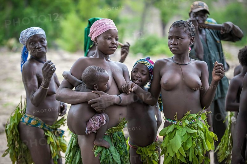 Women and children of the Koma people