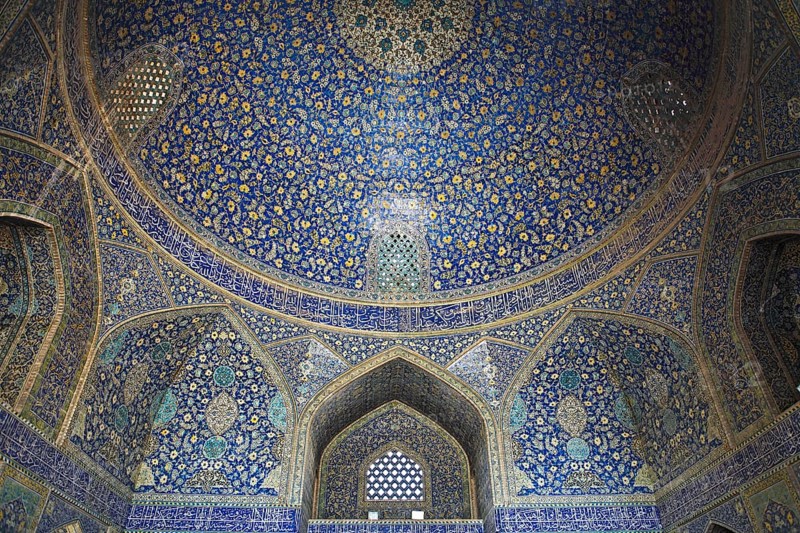 Dome ceiling of the prayer hall
