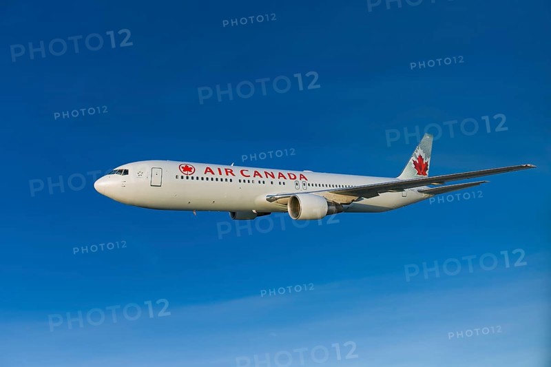Air Canada Boeing 767-333 ER in flight