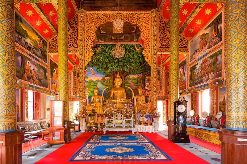 Buddha statue at Wat Sriboonruang