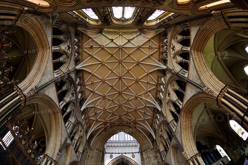The late Gothic net vault of York Minster