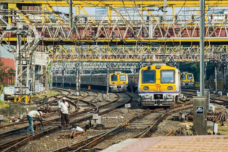 Trains arriving at Churchgate Railway Station