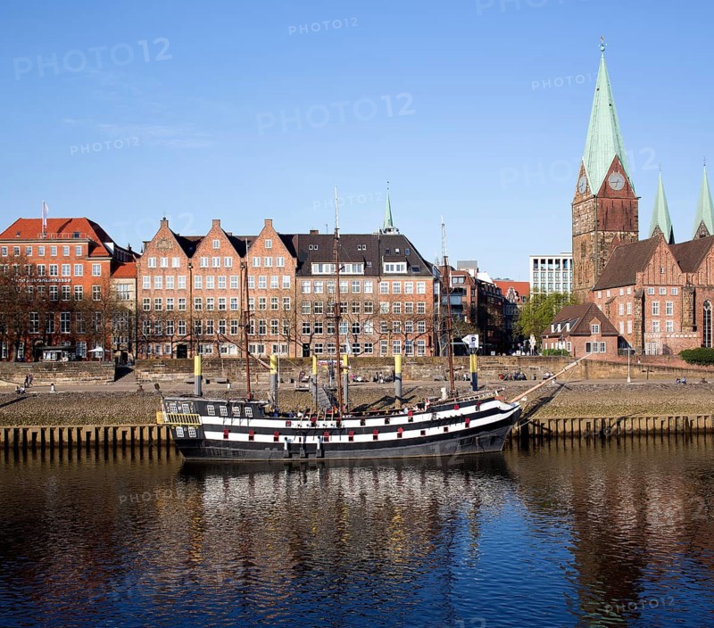 Office buildings and commercial properties along the Schlachte promenade of the Weser River