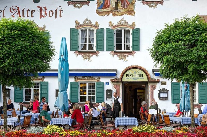 Hotel und Gasthof Alte Post with Luftlmalerei
