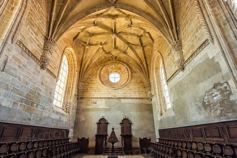 Ceiling of the upper choir