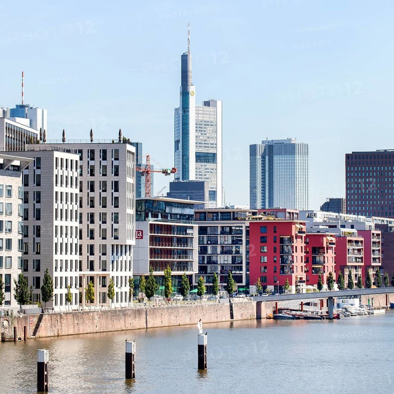 Residential building with luxury apartments in Frankfurt's West Harbour