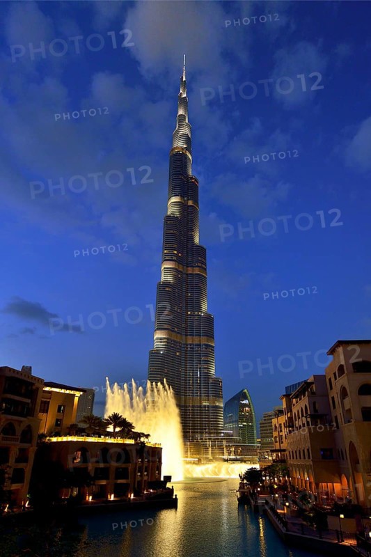 Nighttime water show of The Dubai Fountain at Lake Burj Khalifa in front of Burj Khalifa