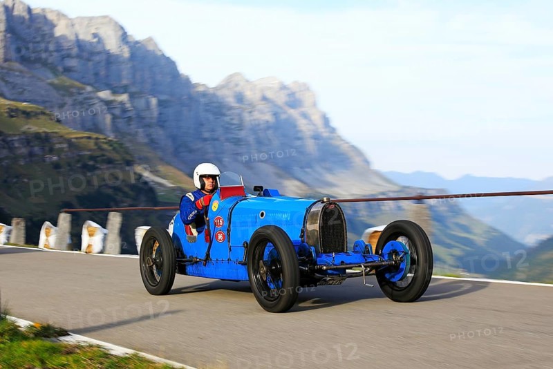 Mountain race for vintage racing cars