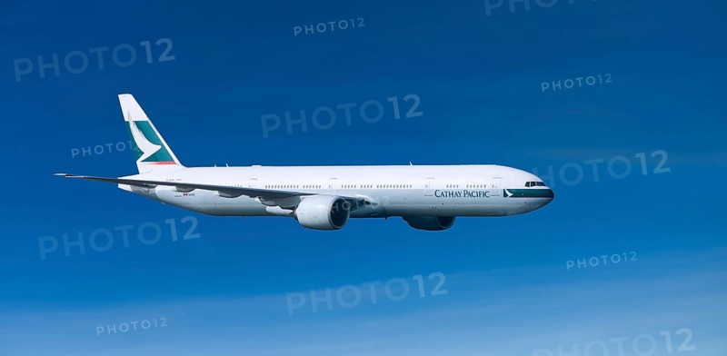 Cathay Pacific Boeing 777-367 ER in flight