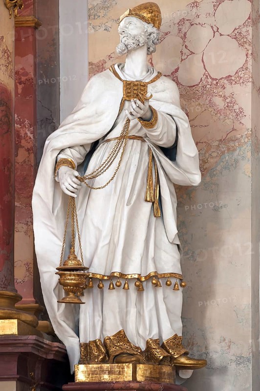 Sculpture of David at the high altar