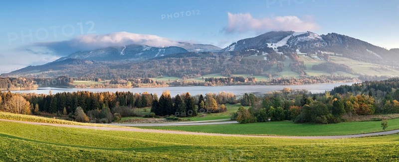 Lake Gruntensee in autumn