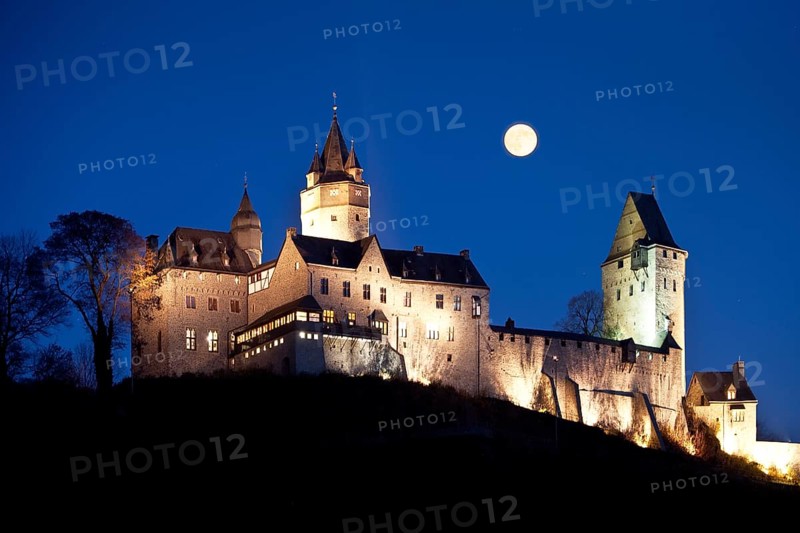 The illuminated Burg Altena Castle