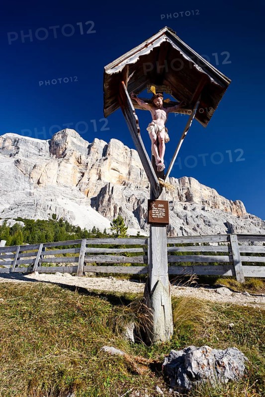 Wayside cross at the Heiligkreuz refuge