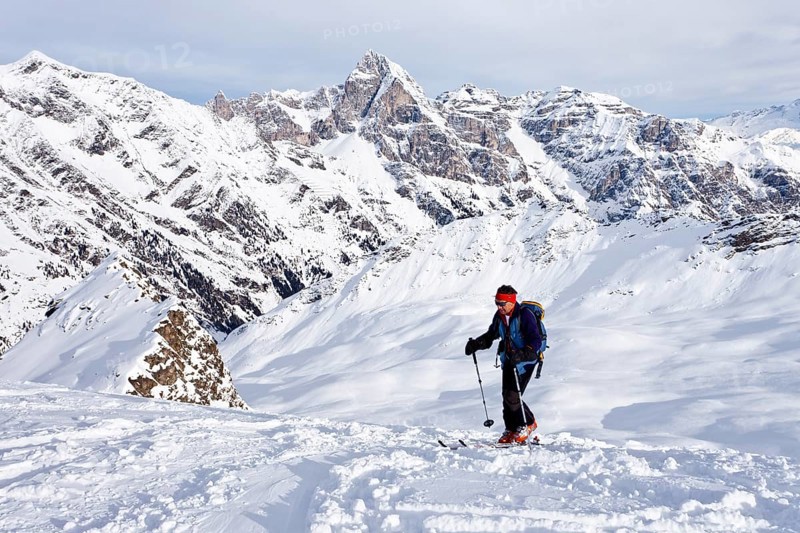 Ski walkers ascending to the Ellesspitze peak