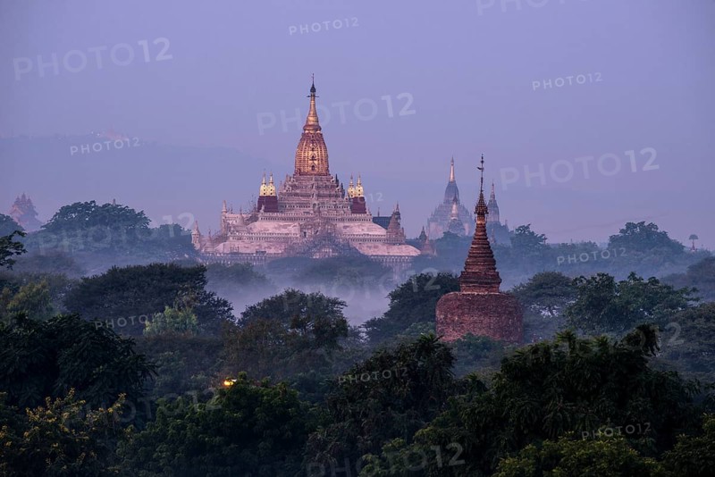 Ananda Temple in the morning fog