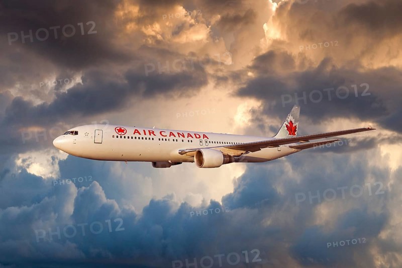 Air Canada Boeing 767-333 ER in flight