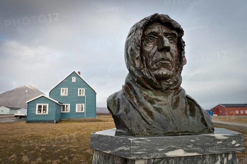 Bust of the Norwegian polar explorer Roald Amundsen