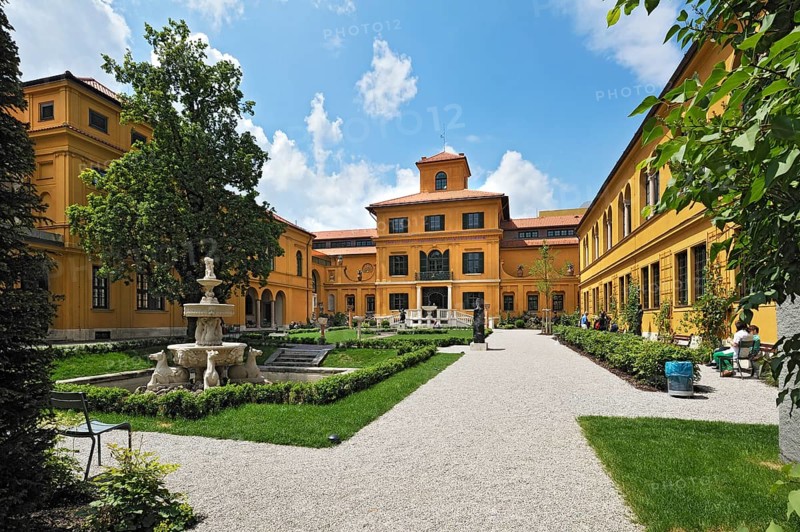 Garden with fountain