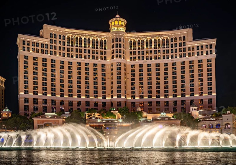 Light show and water fountains