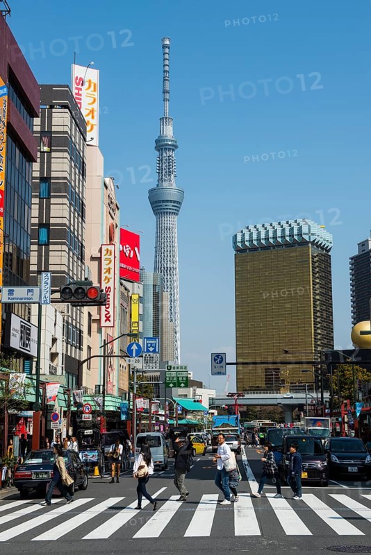 Asakusa quarter with the Tokyo Skytree