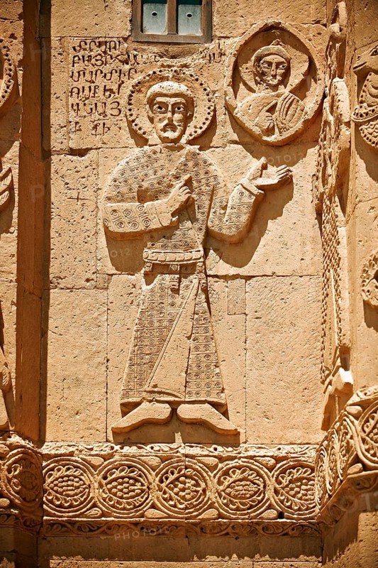 Bas-relief sculptures with scene from the Bible