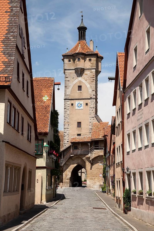 Historic centre with Klingenturm tower