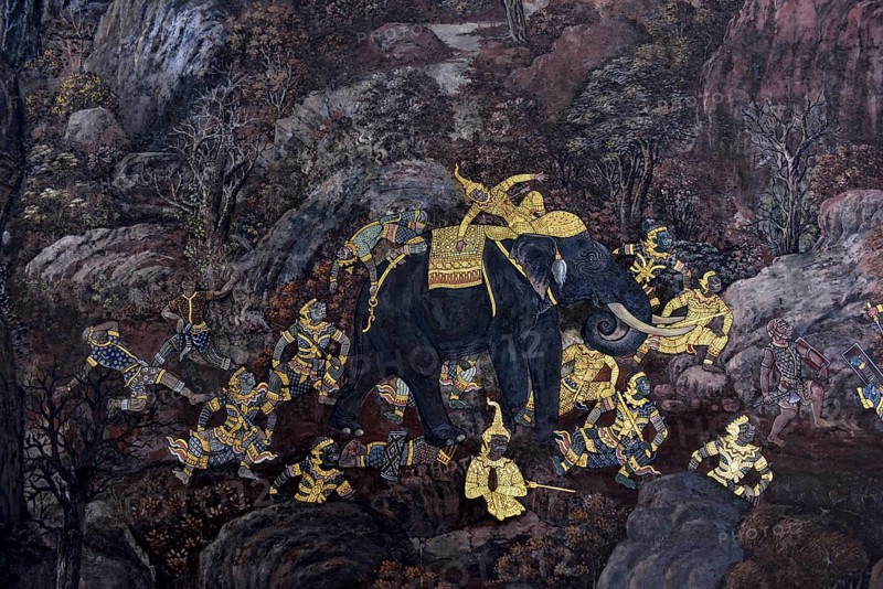 Wall painting with motifs from the Ramakian