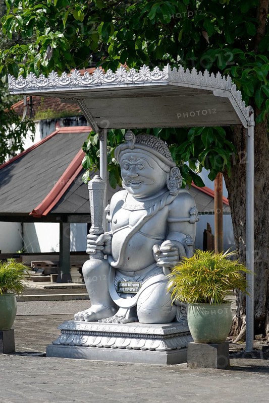 Guardian figure