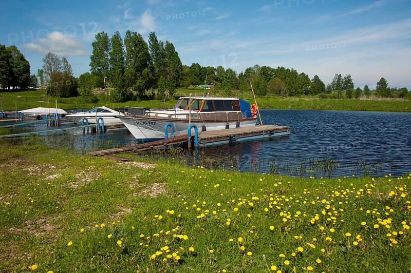 Boats in the harbour on the Emajogi River