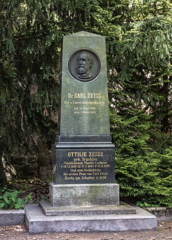 Tomb of Carl Zeiss